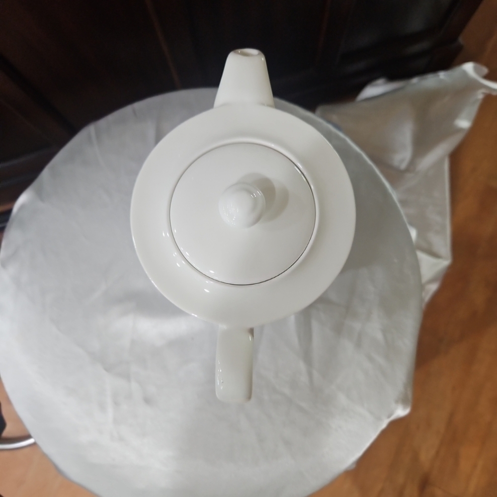Jeff Banks for Churchhill Teapot White Cirque Fine China - Picture 5 of 10